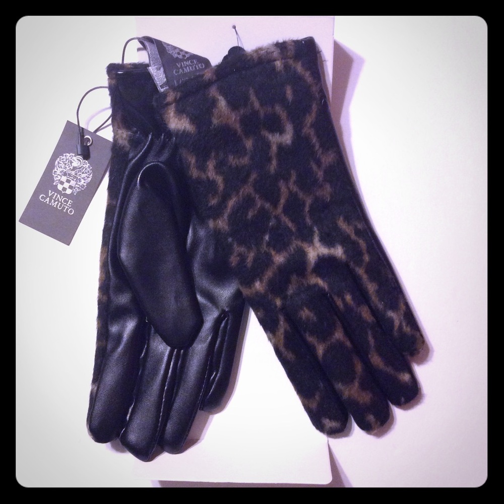 Vince Camuto NWT animal print gloves.